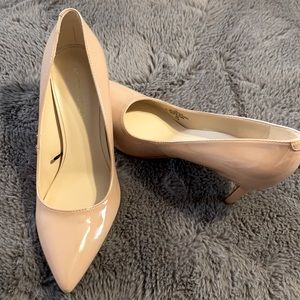 Nice nude heels 👠